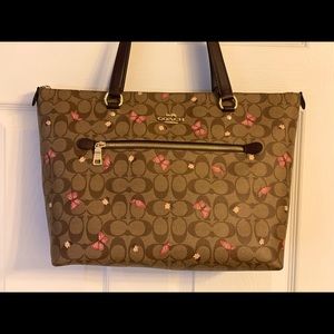 Coach butterfly tote like new